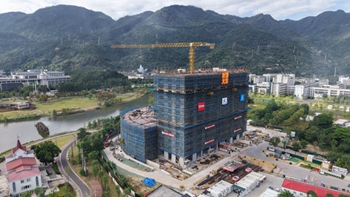 闽北区域公司代管的福建工程学院旗山校区北区科研教学楼及隶属工程项目顺遂封顶